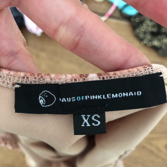 One piece thong bathing suit - Picture 4 of 5